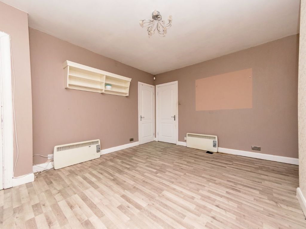 2 bed terraced house for sale in Winrose Avenue, Leeds LS10, £140,000