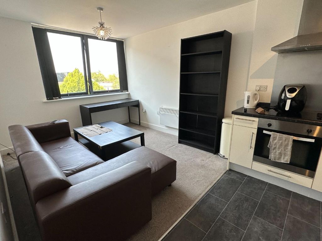 1 bed flat for sale in Millbrook Street, Stockport SK1, £115,000