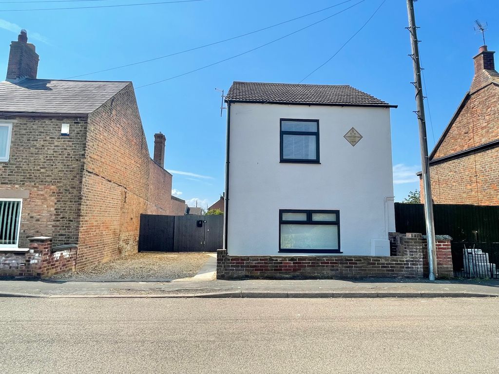 2 bed detached house for sale in Chapel Street, Peterborough PE6, £230,000