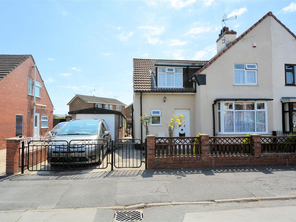 3 bed semi-detached house for sale in The Mount, Selby YO8, £240,000