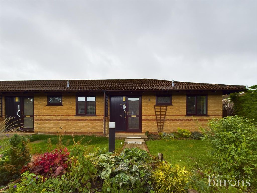 1 bed property for sale in Kendal Gardens, Basingstoke RG22, £179,000