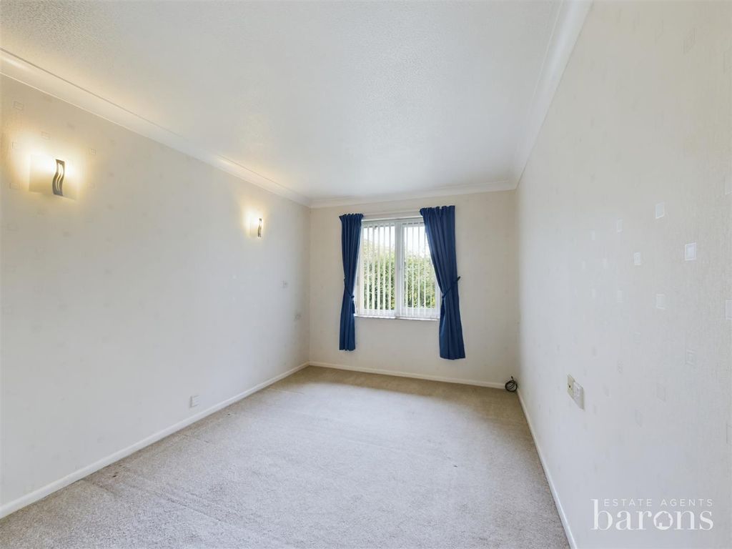 1 bed property for sale in Kendal Gardens, Basingstoke RG22, £179,000