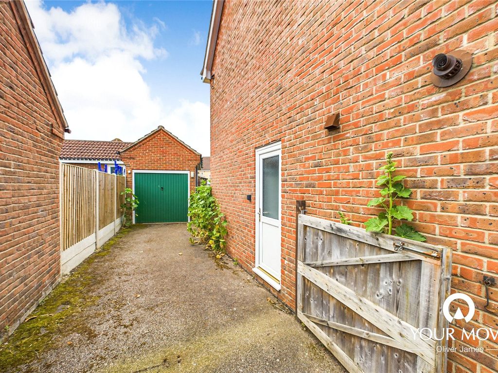 3 bed detached house for sale in Elizabeth Bonhote Close, Bungay, Suffolk NR35, £300,000