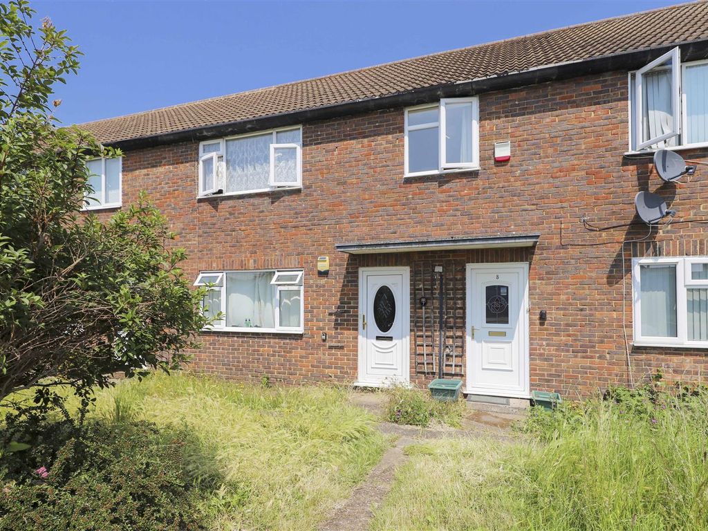 2 bed maisonette for sale in Cavendish Close, North Hayes UB4, £280,000