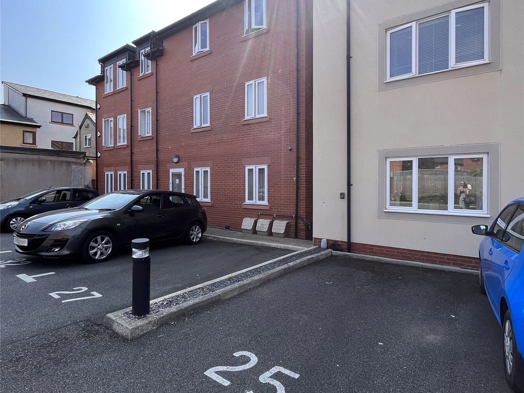 1 bed flat for sale in New Street, Mold, Flintshire CH7, £130,000
