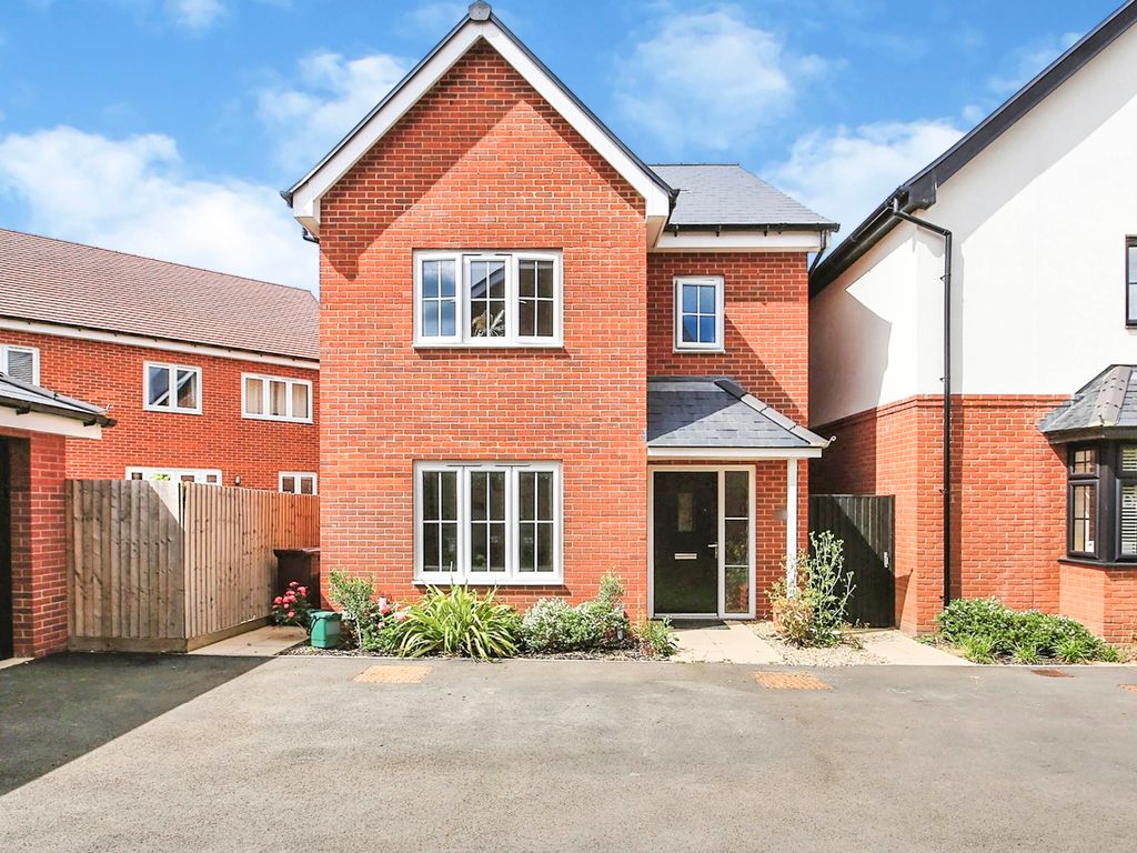 3 bed detached house for sale in Tilgate Road, Hampton Water, Peterborough PE7, £320,000