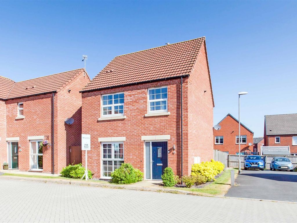 3 bed detached house for sale in Red Pine Close, Clowne, Chesterfield S43, £224,950