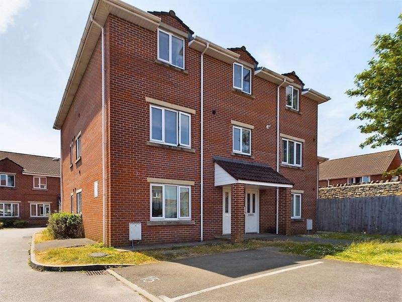 2 bed flat for sale in Holts Way, Weston-Super-Mare BS23, £139,500