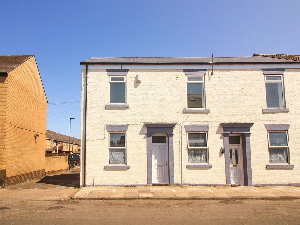 1 bed flat for sale in Coburg Street, North Shields NE30, £105,000