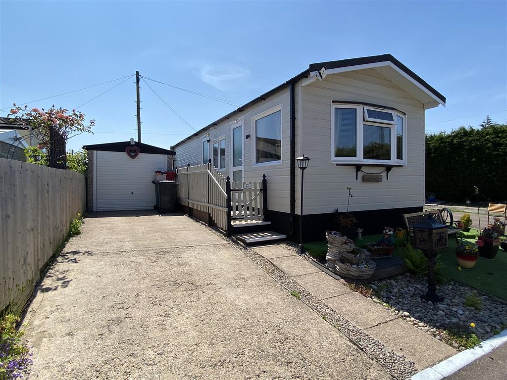 2 bed mobile/park home for sale in Ninelands Mobile Home Park, Elmsdale Road, Hartshorne, Swadlincote DE11, £70,000