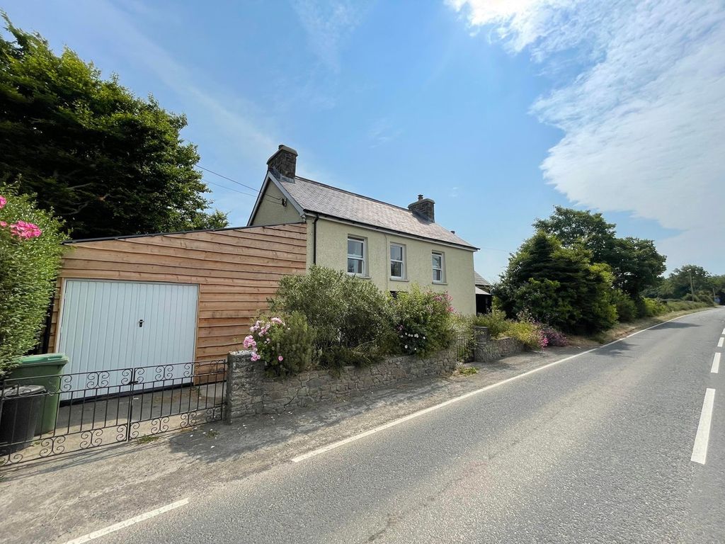 2 bed detached house for sale in Pentre Bryn, Nr New Quay SA44, £299,950