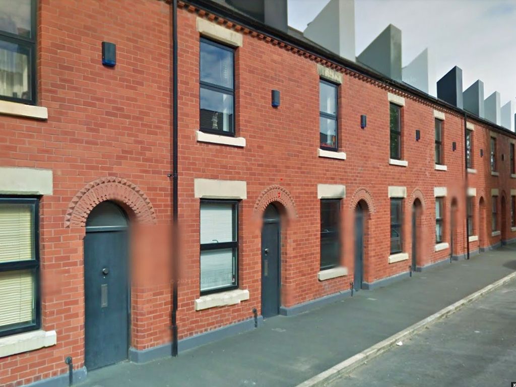 2 bed terraced house for sale in Alder Street, Salford M6, £200,000
