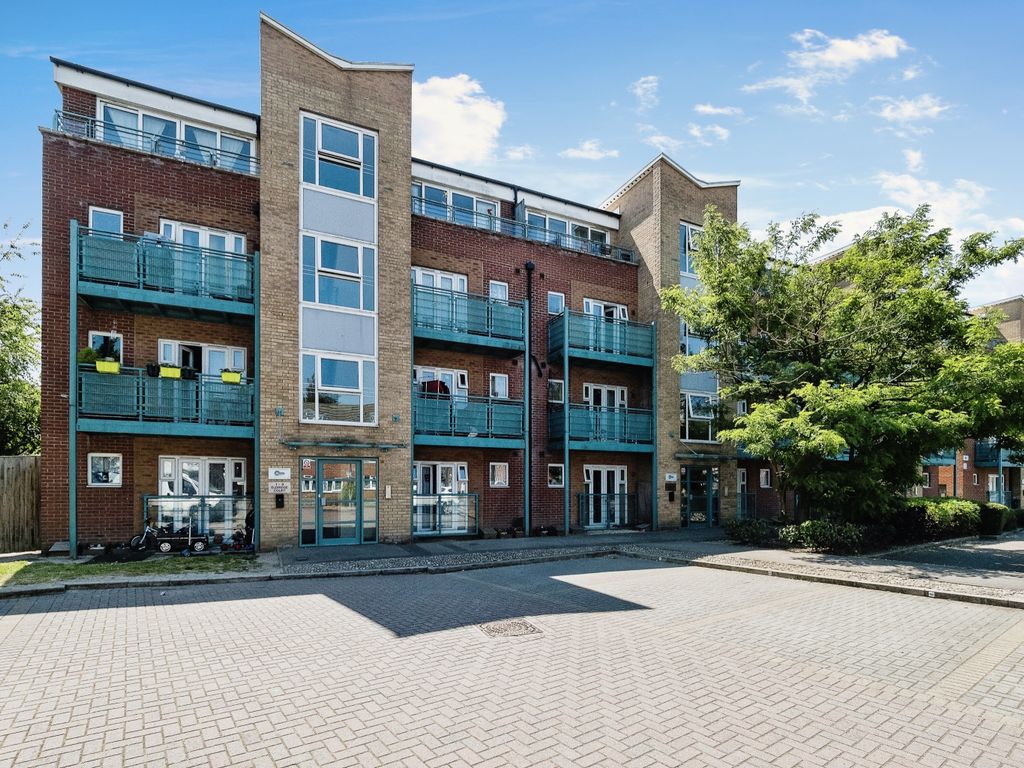 1 bed flat for sale in St. Mark's Place, Dagenham RM10, £195,000