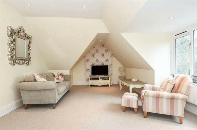 1 bed flat for sale in Upper Park Place, Upper Park Road, Camberley GU15, £225,000