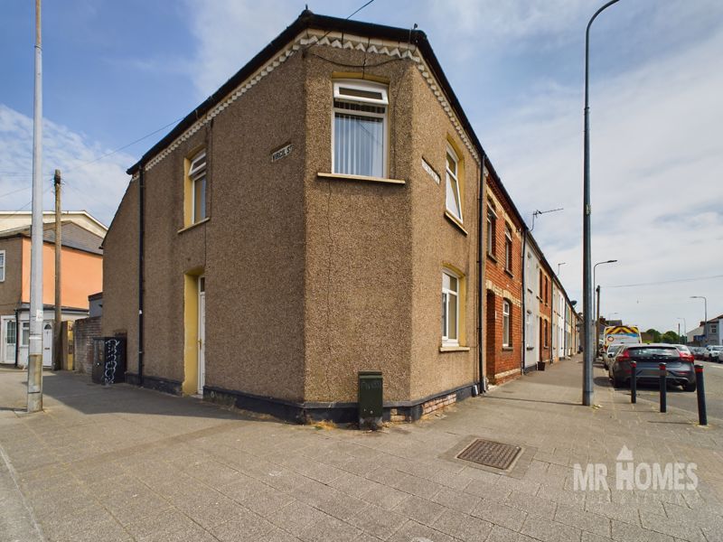 3 bed end terrace house for sale in North Clive Street, Cardiff CF11, £229,950