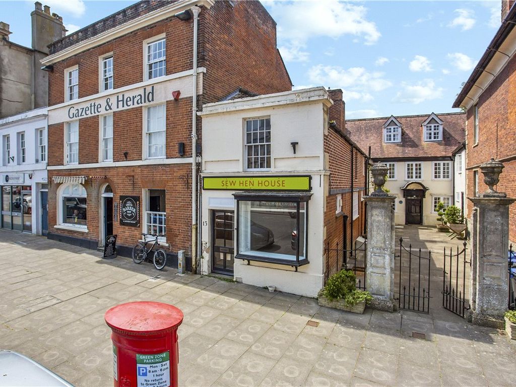 Mews house for sale in Market Place, Devizes, Wiltshire SN10, £120,000