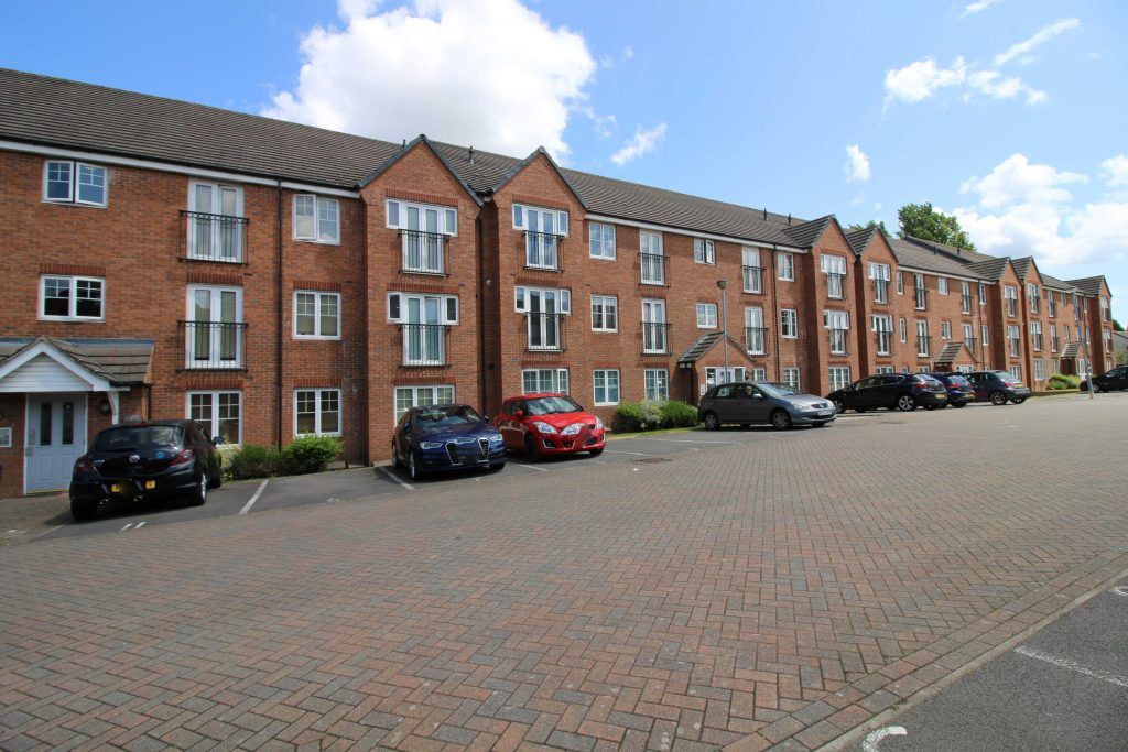 2 bed flat for sale in Westley Court, West Bromwich B71, £115,000