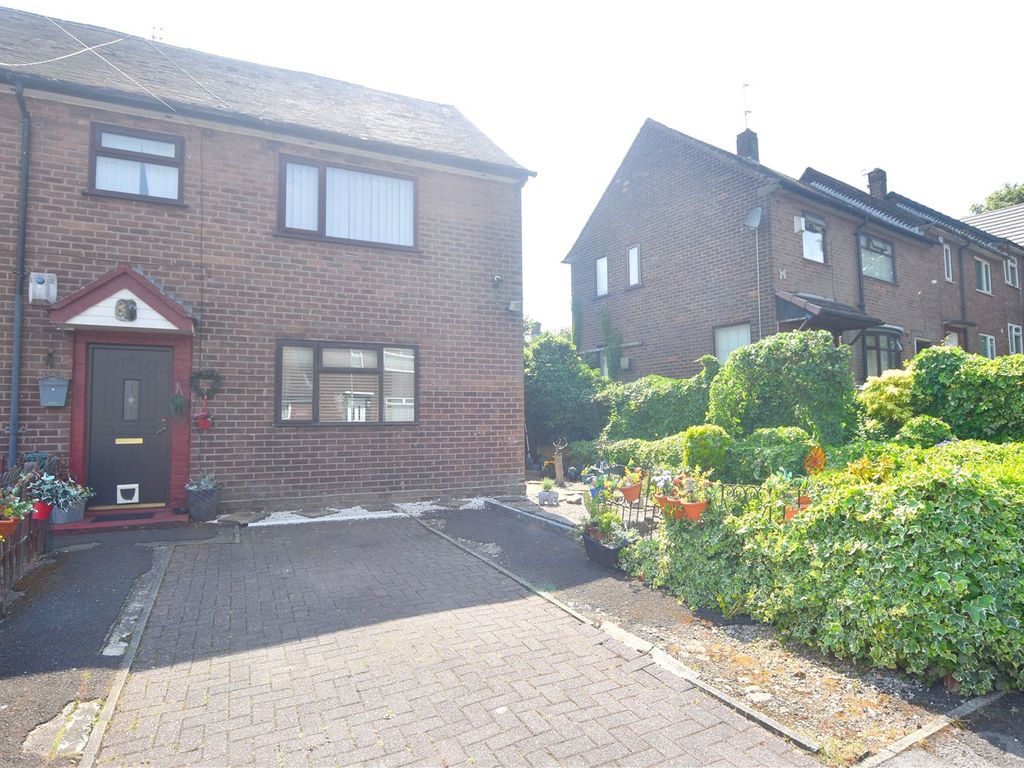 2 bed flat for sale in Coniston Drive, Middleton, Manchester M24, £100,000