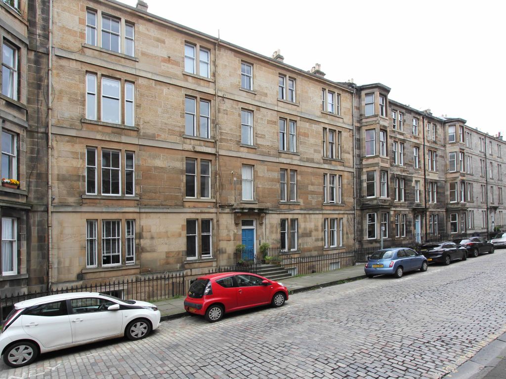 2 bed flat for sale in Leslie Place, Edinburgh EH4, £279,950