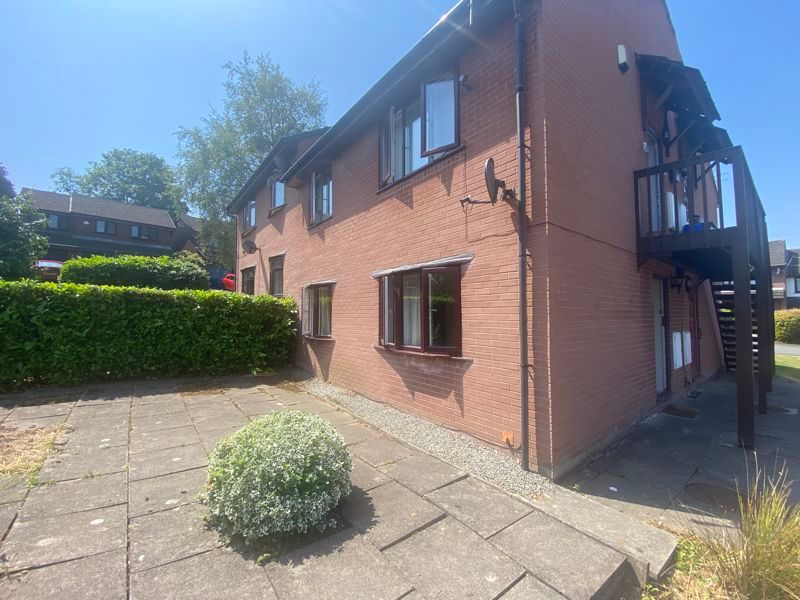 1 bed flat for sale in Maple Grove, Northwich CW8, £79,950