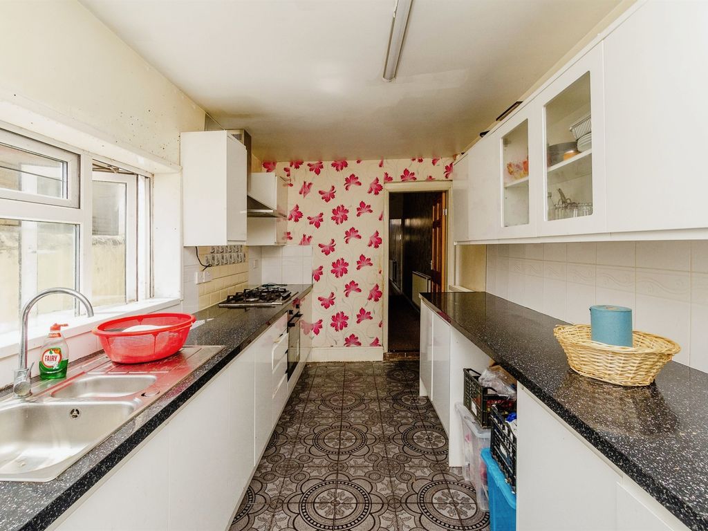 3 bed semi-detached house for sale in Dalkeith Street, Walsall WS2, £225,000