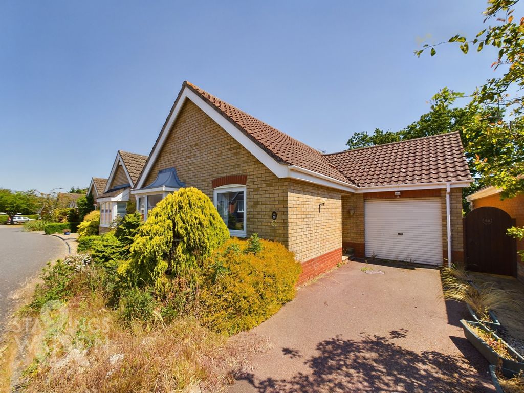 2 bed detached bungalow for sale in Richard Crampton Road, Beccles NR34, £270,000