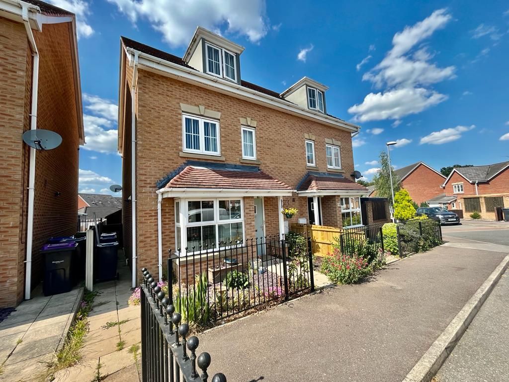4 bed semi-detached house for sale in Sunningdale Way, Gainsborough DN21, £189,950
