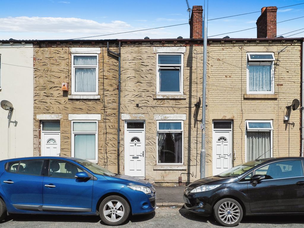 2 bed terraced house for sale in Gordon Street, Wakefield WF1, £115,000