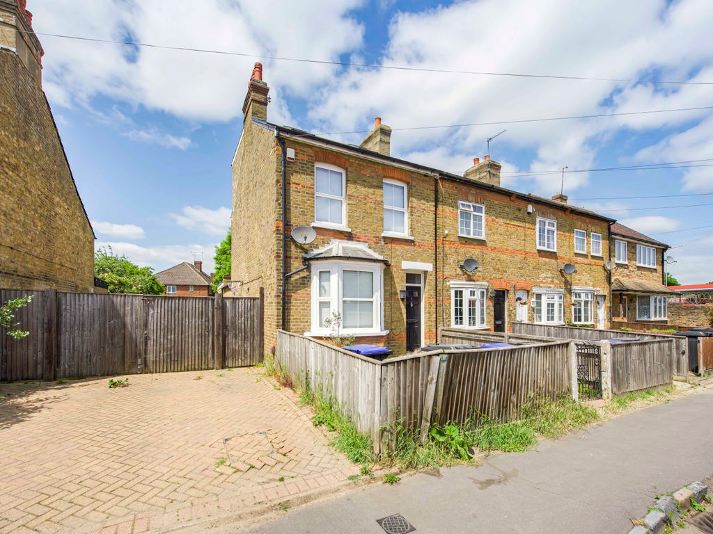 Terraced house for sale in Newtown Road, Denham, Uxbridge UB9, £235,000