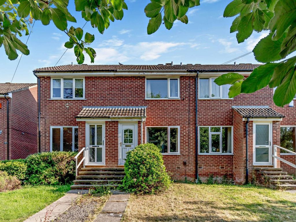 2 bed terraced house for sale in Lichfield Grove, Harrogate HG3, £200,000