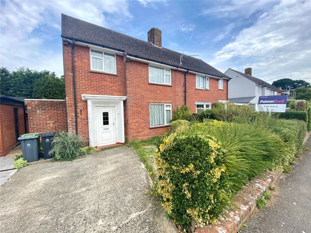 3 bed semi-detached house for sale in Amethyst Road, Christchurch BH23, £300,000