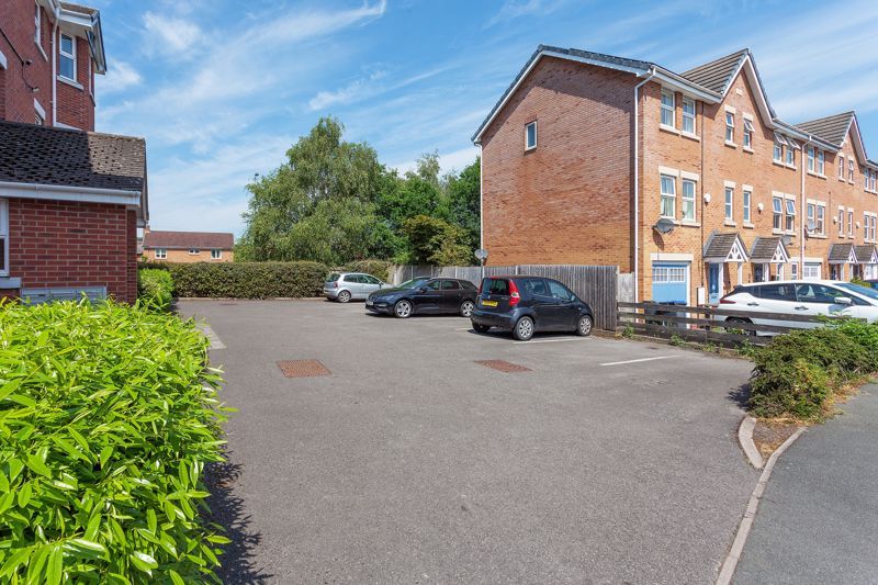 1 bed flat for sale in Fairfax Close, Biddulph, Stoke-On-Trent ST8, £85,000