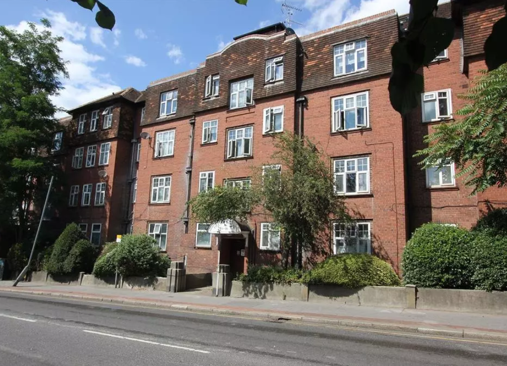 2 bed flat for sale in Thanet House, Coombe Road, Croydon CR0, £199,950