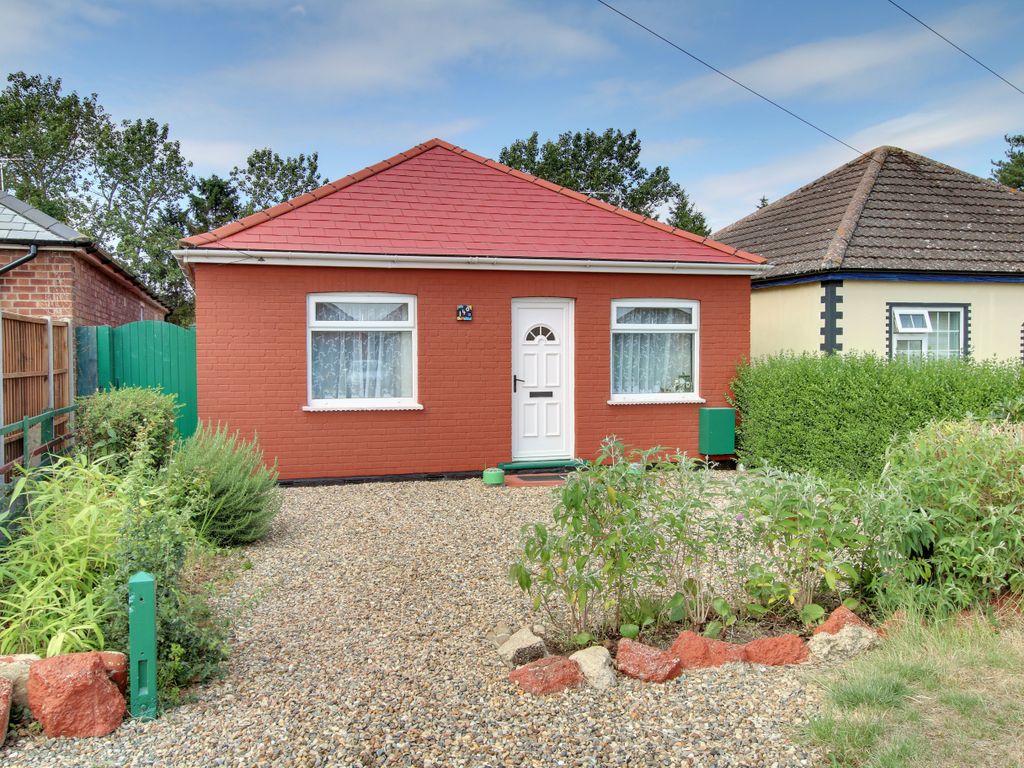 2 bed detached bungalow for sale in Elm Road, March PE15, £190,000
