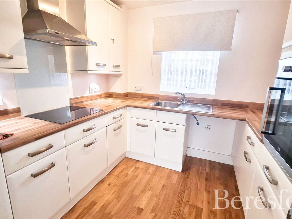 1 bed flat for sale in Dreywood Court, 53 Squirrels Heath Lane RM2, £165,000