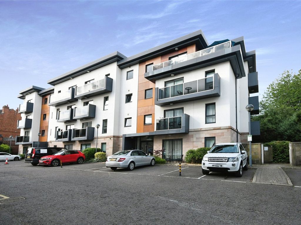 2 bed flat for sale in Chatsworth Road, Chesterfield, Derbyshire S40, £145,000
