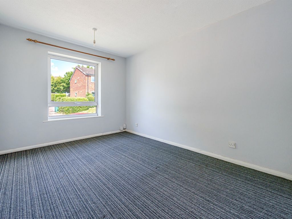 1 bed flat for sale in Chiltern Park Avenue, Berkhamsted HP4, £210,000