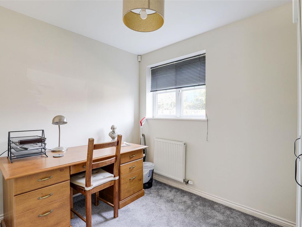 2 bed flat for sale in Sheridan Way, Sherwood, Nottinghamshire NG5, £130,000