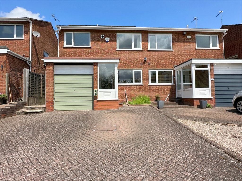 3 bed semi-detached house for sale in Peterbrook Road, Shirley B90, £300,000