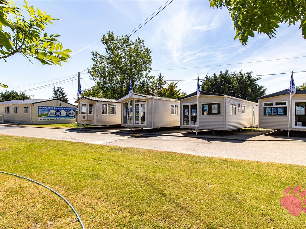 2 bed mobile/park home for sale in The Regal Supremacy, Steeple Bay Holiday Park CM0, £54,995