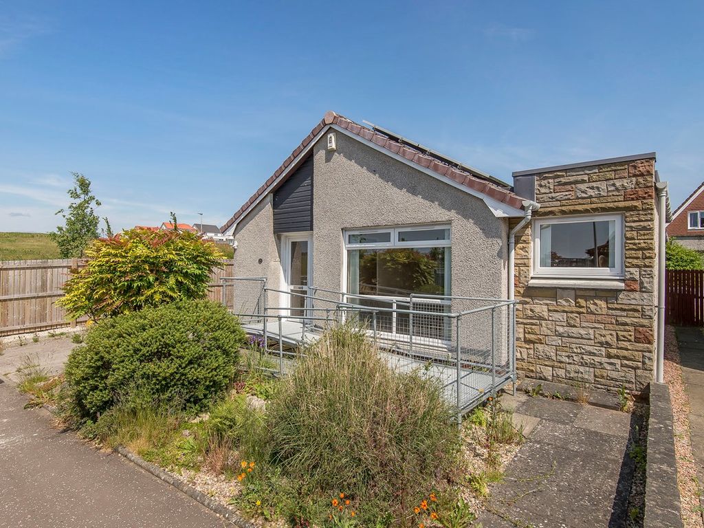 3 bed detached bungalow for sale in Drummormie Road, Cairneyhill, Dunfermline KY12, £200,000