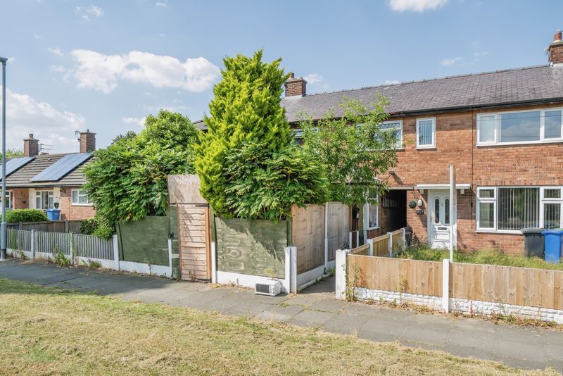 3 bed terraced house for sale in Poplars Avenue, Warrington WA2, £125,000