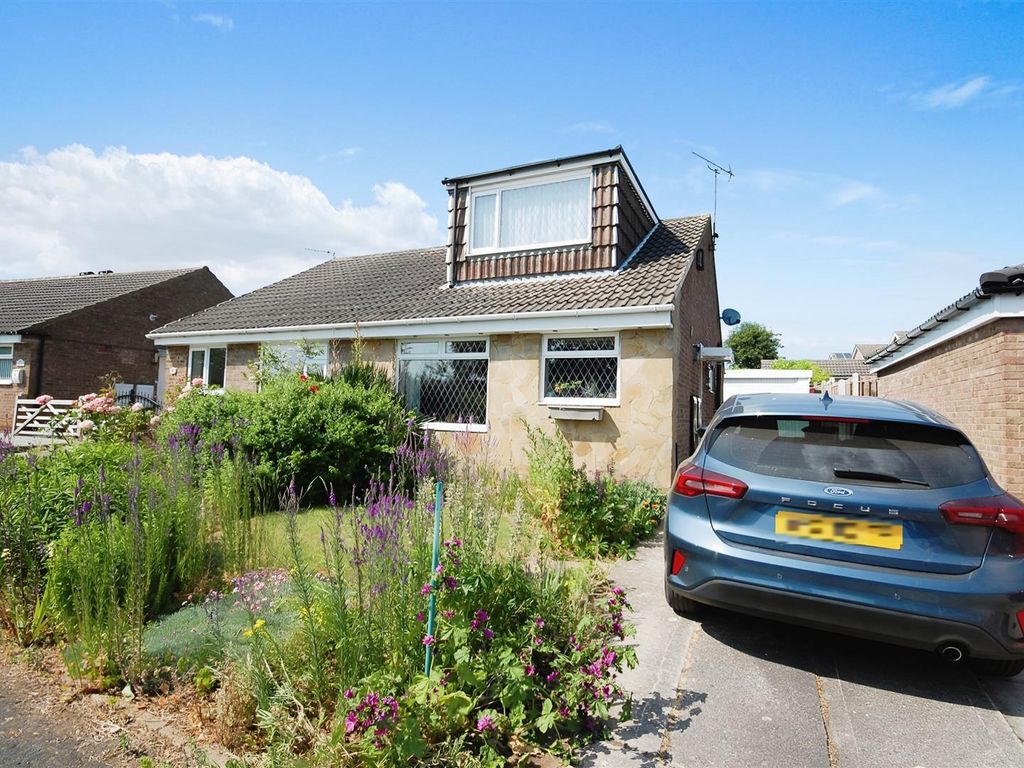 3 bed semi-detached bungalow for sale in Glamis Close, Garforth, Leeds LS25, £199,950
