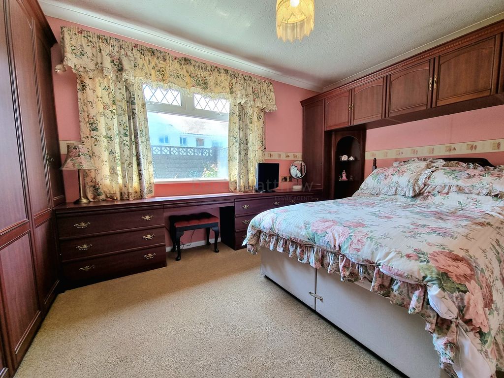 2 bed detached bungalow for sale in Pen Y Banc, Bridgend CF31, £189,950