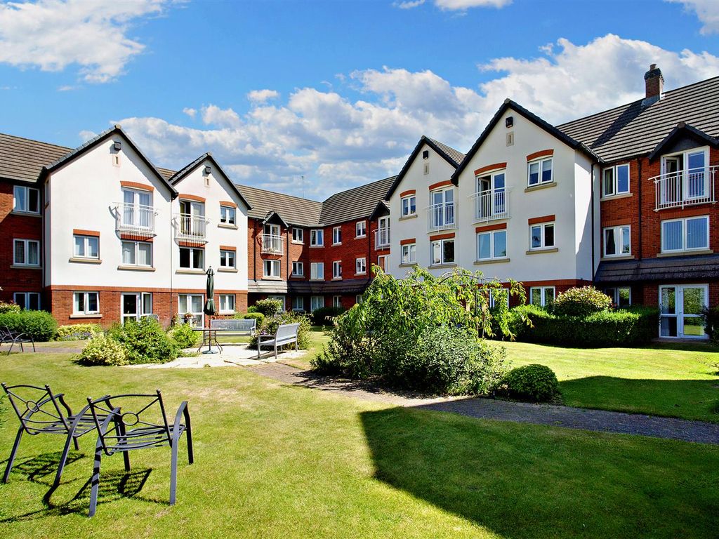 1 bed flat for sale in Rowleys Court, Sandhurst Street, Oadby, Leicester LE2, £150,000