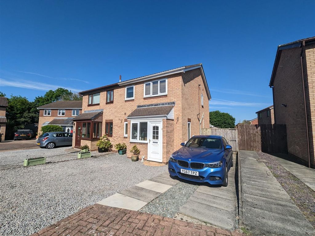 3 bed semi-detached house for sale in Yarrow Court, Newton Aycliffe DL5, £140,000