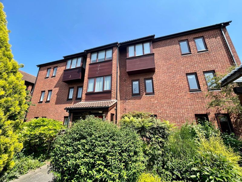1 bed flat for sale in Victoria Street, Hereford HR4, £110,000