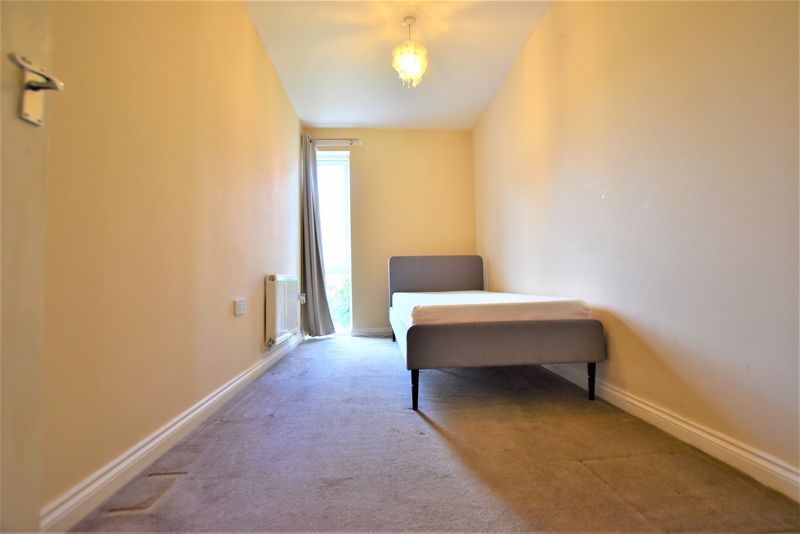 2 bed flat for sale in Oldham Rise, Medbourne, Milton Keynes MK5, £115,000