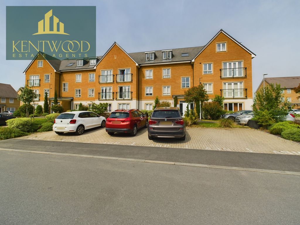1 bed flat for sale in Kenyon Way, Slough SL3, £270,000