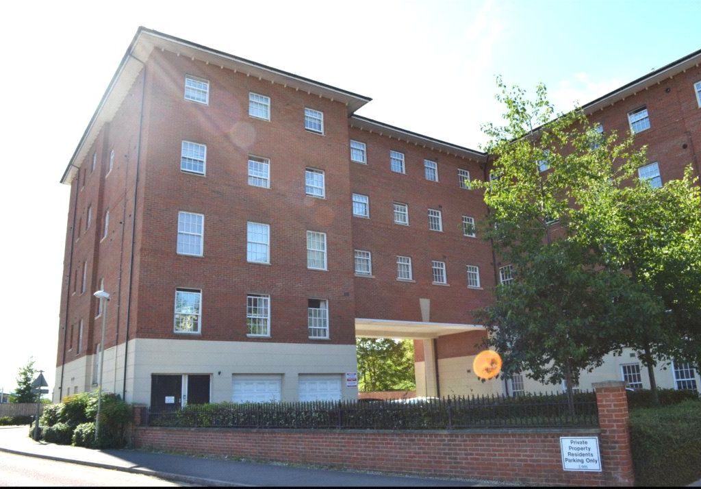 1 bed flat for sale in Mayhill Way, Gloucester, Gloucestershire GL1, £120,000